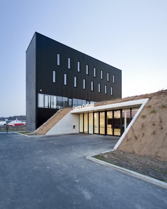 Be Pictures / Label Architecture