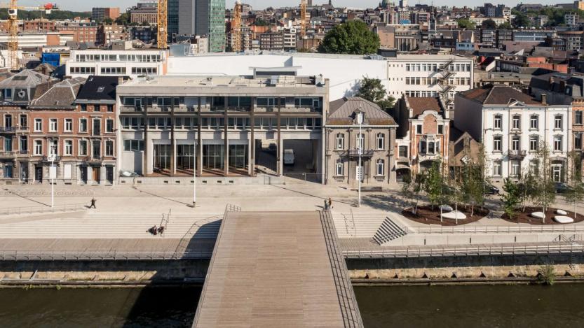 Charleroi, Quai 10 et quais de Sambre