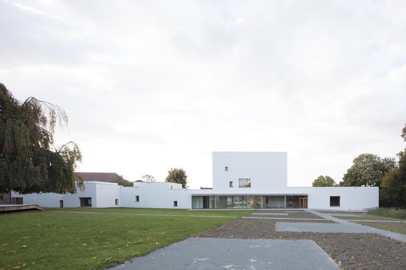 © Maxime Delvaux pour V+