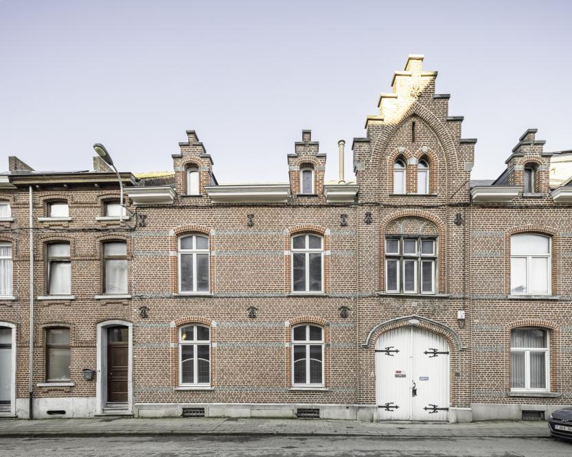 Réaffectation et rénovation d'un ancien presbytère en centre de formation © Corentin Haubruge