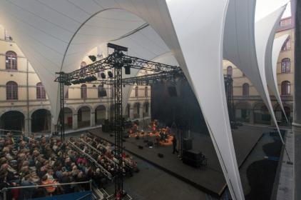 (c) Marie-Françoise Plissart / AgwA