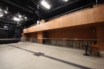 (c) Reflektor / Cabinet pHD