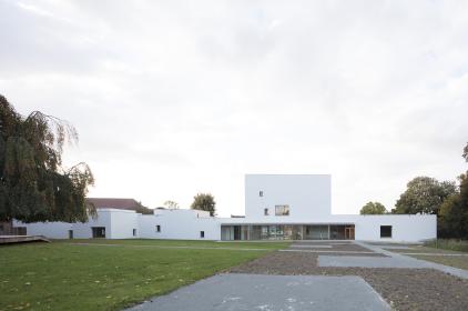 © Maxime Delvaux pour V+